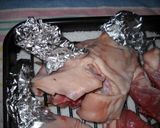 Foto del paso 3 de la receta: Lechón al laurel para papa