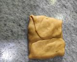 हळदीच्या पानातील पुरणाची खुसखुशीत दिंड(Purnache Dind Recipe In Marathi) रेसिपी स्टेप 4 फोटो 