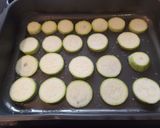Foto del paso 5 de la receta: Filetes de contramuslo de pavo con calabacín al horno
