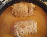 Foto del paso 9 de la receta: Bandera española (rollo de carne relleno en salsa)