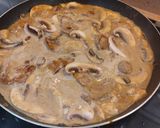 Foto del paso 6 de la receta: Solomillo cerdo en salsa strogonoff