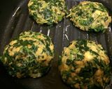Foto del paso 5 de la receta: Hamburguesa de espinacas con bombitas de arroz