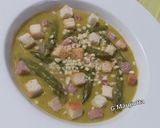 Foto del passaggio 6 della ricetta Vellutata di Piselli con Asparagi, Prosciutto Cotto, Crostini e Granella di Mandorle
