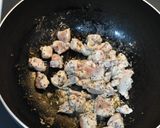 Foto langkah ke 4 dari resep Oseng Spaghetti Ayam dan tomat Cherry.
