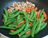 甜豆夾炒蝦仁的食譜步驟4照片