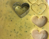 Foto langkah ke 3 dari resep Garlic Cheese Cookies.