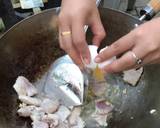 (Video inside) Thai Pad see ew recipe step 3 photo