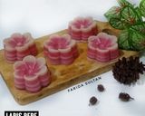 Foto langkah ke 3 dari resep Set Menu Dessert Simple Lapis Pepe Merah Putih, Bolu Selai Nanas Keju, Bolu Kukus Dua Telur.