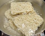 Foto langkah ke 8 dari resep Mie Ramen Kuah Susu.