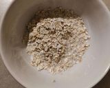 A picture of step 1 of Overnight Orange Oats.