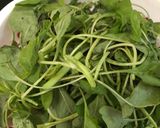 Foto langkah ke 1 dari resep Sayur bayam campur wortel.