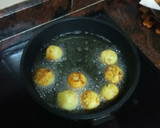 Foto del paso 3 de la receta: Albóndigas de pescado y langostinos en salsa verde