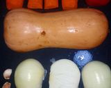 Foto del paso 1 de la receta: Sopa crema🧅🌽🫑🧄🥕