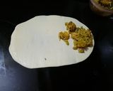 A picture of step 3 of Chicken Ring Samosa.