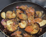 Foto del paso 3 de la receta: Berenjenas🍆con queso🧀crema🥛y salsa de tomate🍅