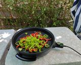 Foto del paso 2 de la receta Ensalada templada de pechugas de pavo con pimientos y queso mozzarella
