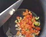 Foto del paso 2 de la receta: Panceta de cerdo en salsa con repollo(col)