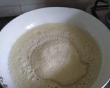 ரவை கேரமல் அல்வா ரெசிபி ஸ்டேப் 3 புகைப்படம்