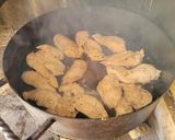 Foto del paso 4 de la receta: Pollo al disco con cerveza rubia