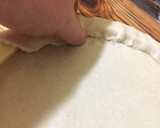 Foto del paso 2 de la receta: Pizza 🍕 con bordes de queso 🧀