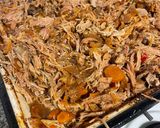 Foto del paso 9 de la receta: Bondiola a la cerveza desmenuzada (desmechada), tierna, jugosa y perfecta para compartir