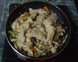 รูปขั้นตอนการทำที่ 6 ของ เกี๊ยวผัดไข่และเห็ด