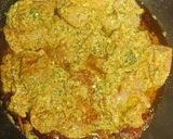 A picture of step 5 of Mint chicken masala.