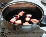 Foto del paso 1 de la receta Receta de dos manzanas recetas al vino tinto con ramas de canela