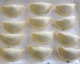 Foto del passaggio 7 della ricetta Ravioli di semola con ripieno di ricotta e bietoline