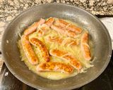 Foto del paso 7 de la receta: Salchichas frescas encebolladas
