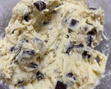 Foto del paso 2 de la receta: Cookies con chips de chocolate🍪