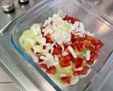 Une image de l'étape 6 de Salade de concombre et tomates à l’ananas, crème et oignon doux.