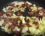 Foto del paso 5 de la receta: Guisantes y habitas con jamón y huevos escalfados