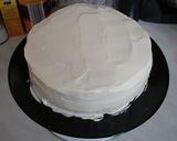 Fehércsokoládés-karamelles torta recept fázis 9 fotója