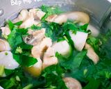 Hình bước làm 3 của món Canh đuôi heo nấu khoai sọ