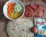 Foto langkah ke 1 dari resep Salad Wrap.