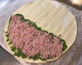 Une image de l'étape 4 de « Crabe » feuilleté au jambon blanc et pesto de fanes de radis.