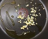 A picture of step 3 of Zucchini salad.