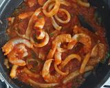Foto del paso 2 de la receta Arroz con calamares y langostinos
