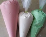 Foto langkah ke 2 dari resep Bolu Kukus Semangka.