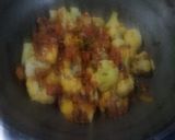 गोभी आलू ग्रेवीवाली सब्ज़ी(gobhi alu gravywali sabji recipe in hindi) रेसिपी चरण 4 फोटो