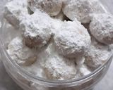 Foto langkah ke 4 dari resep Putri Salju Kacang Mete Premium.