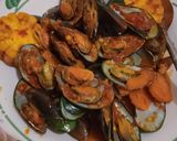 Foto langkah ke 6 dari resep Kerang hijau / kerang ijo saus padang.