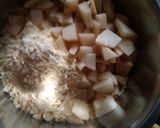 A picture of step 2 of Sindhi Pakoda.