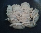 Foto langkah ke 4 dari resep Simple gyoza.