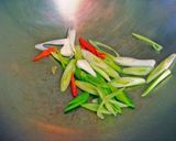 快炒魚皮的食譜步驟3照片