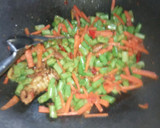 Foto langkah ke 2 dari resep Acar Wortel buncis bumbu kuning.