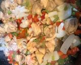 Foto del paso 2 de la receta: Arroz mar y montaña en paella