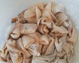 A picture of step 2 of Fried Calamari.