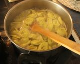 Foto del paso 10 de la receta: Tortelinis, salsa paternoster, albóndigas vegetales y pan a la "Pepeluí"